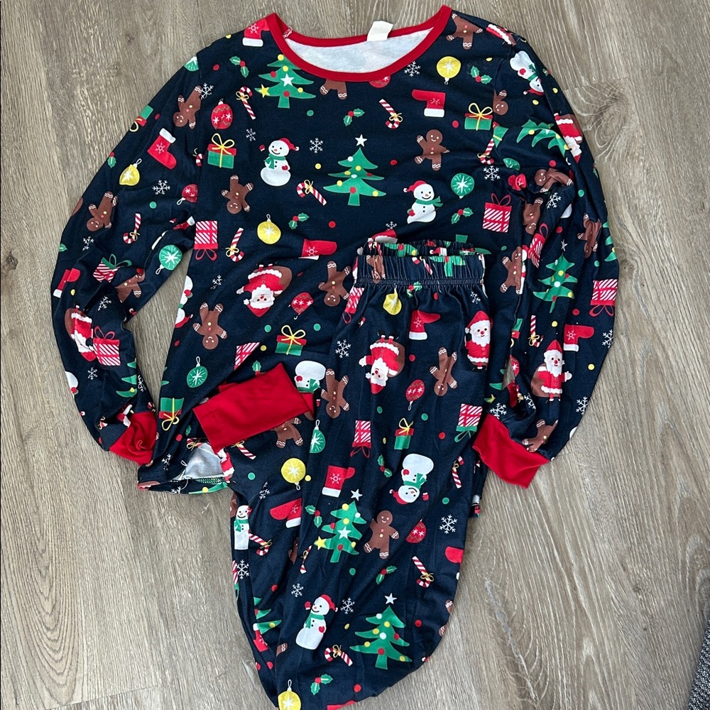 SHEIN Navy Holiday Print Pajama Set with Red Trim